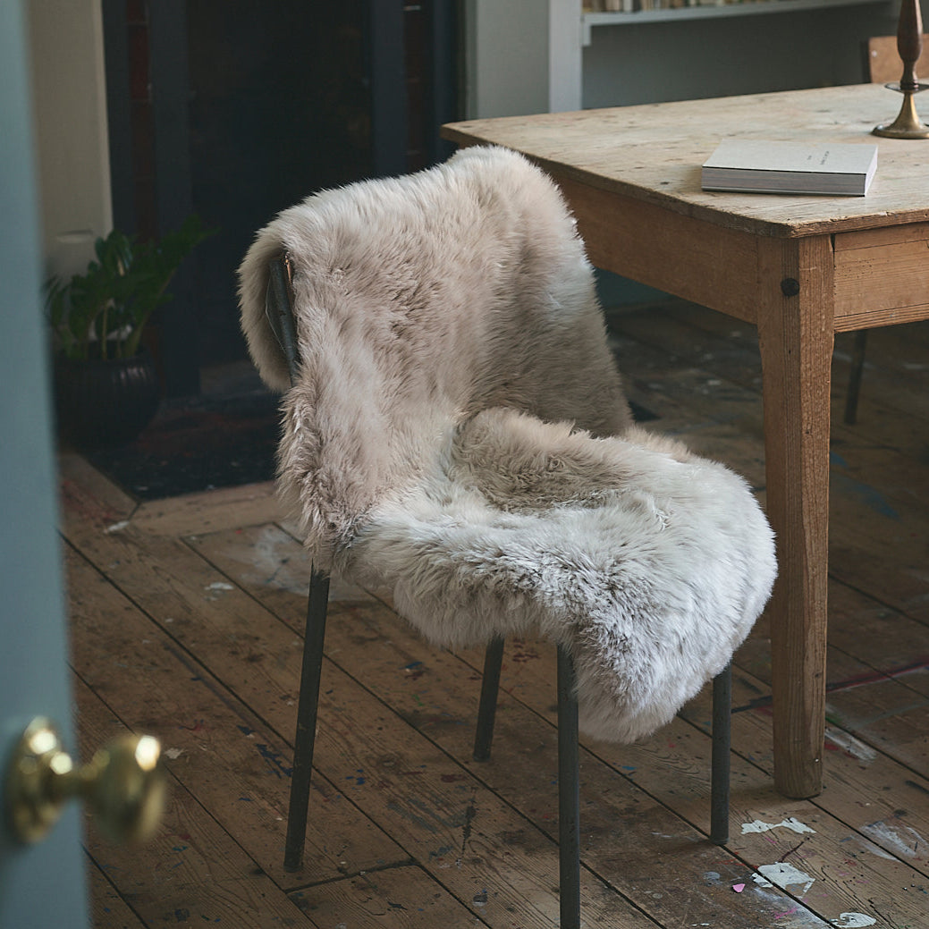 How Can You Tell if a Sheepskin Rug is Real?